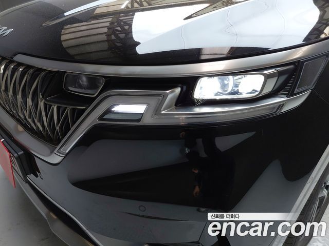 Kia Canival 2023 — photo 8