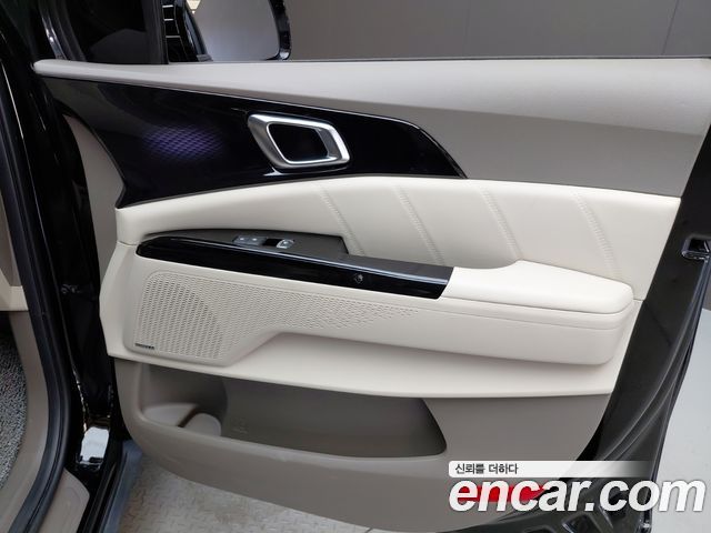 Kia Canival 2023 — photo 14