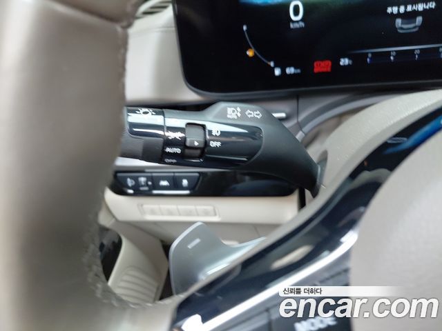 Kia Canival 2023 — photo 29