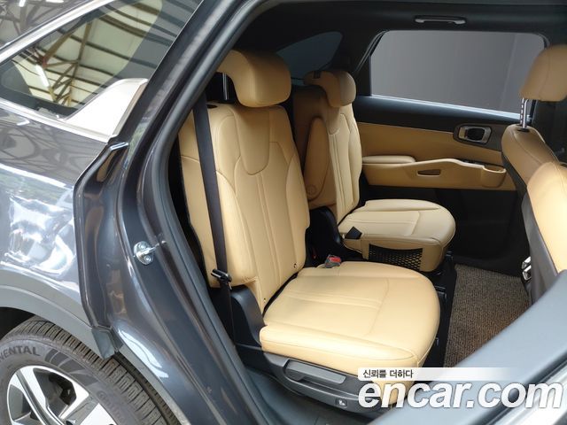 Kia Sorento 2023 — photo 17