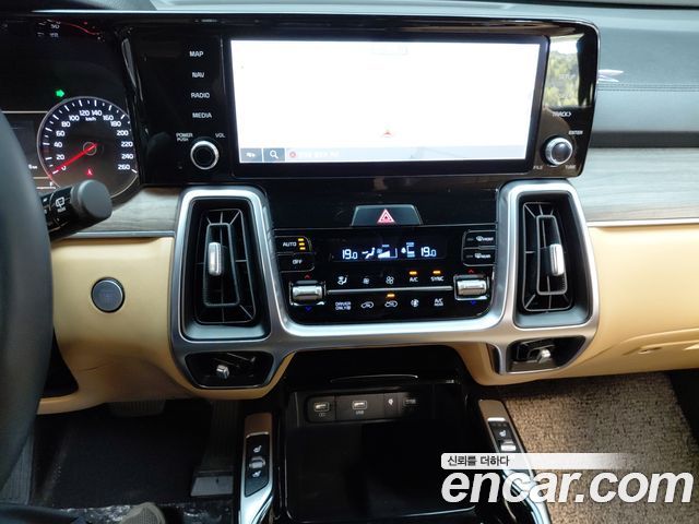 Kia Sorento 2023 — photo 29