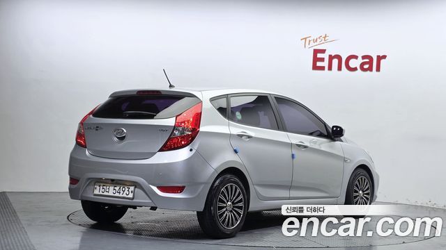 Hyundai Accent 2015 — photo 2