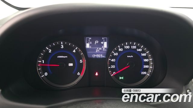 Hyundai Accent 2015 — photo 11