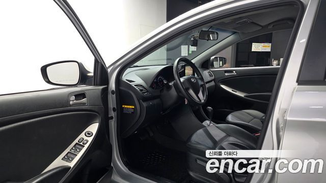 Hyundai Accent 2015 — photo 13