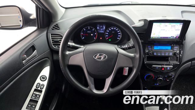 Hyundai Accent 2015 — photo 19