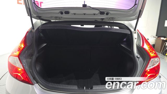 Hyundai Accent 2015 — photo 26