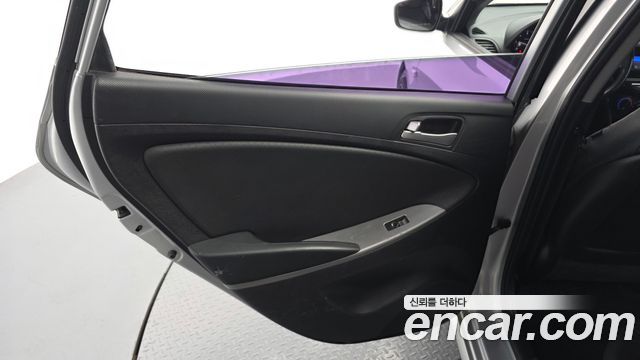 Hyundai Accent 2015 — photo 15