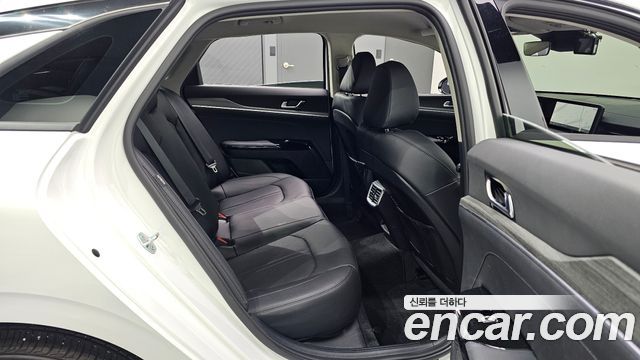 Kia K5 2025 — photo 17