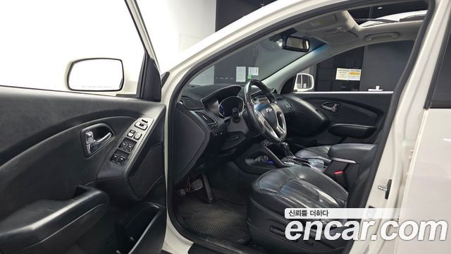 Hyundai Tucson 2011 — photo 10