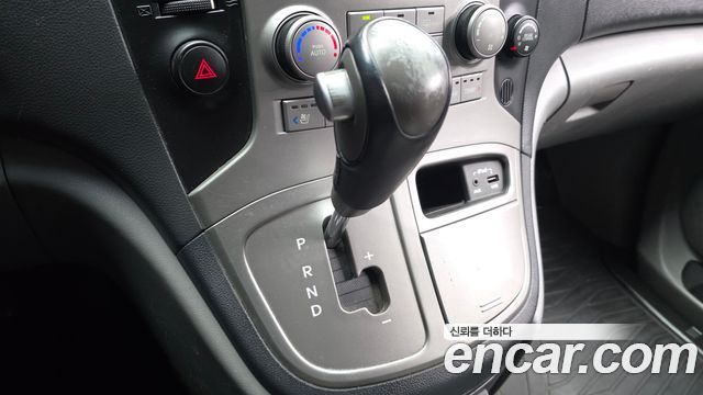 Hyundai Starex 2012 — photo 12