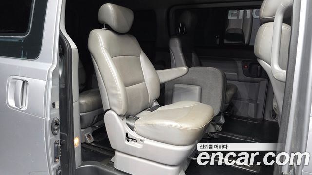 Hyundai Starex 2012 — photo 18
