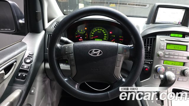 Hyundai Starex 2012 — photo 19