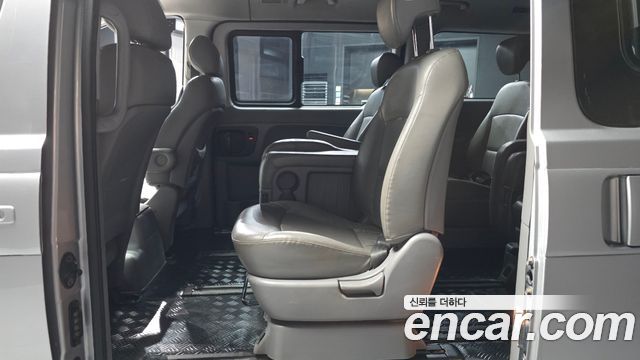 Hyundai Starex 2012 — photo 16