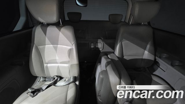 Hyundai Starex 2012 — photo 34