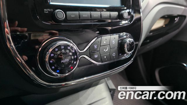 Renault Korea QM3 2015 — photo 18