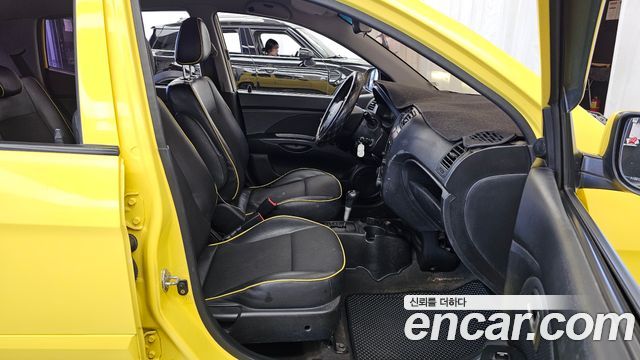 Kia morning 2011 — photo 11