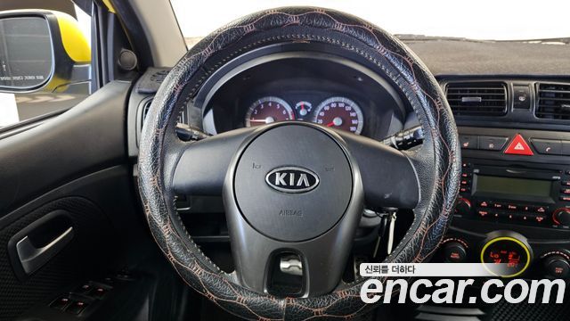Kia morning 2011 — photo 13