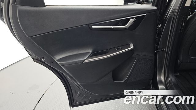 Kia EV6 2022 — photo 15