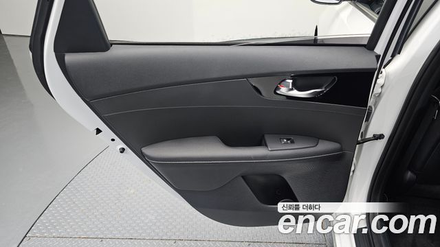 Kia K3 2024 — photo 15