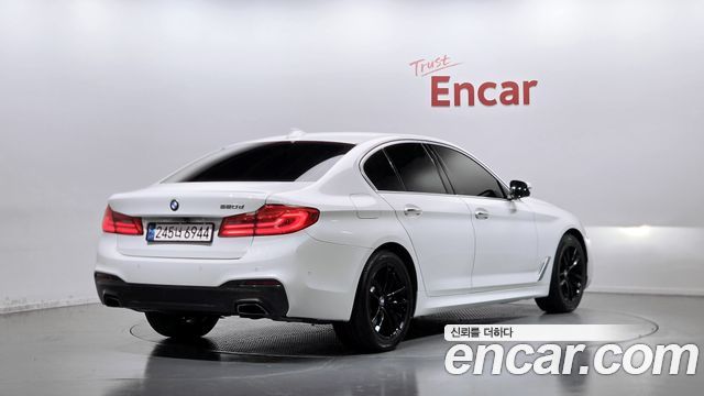 BMW 5-Series 2018 — photo 2
