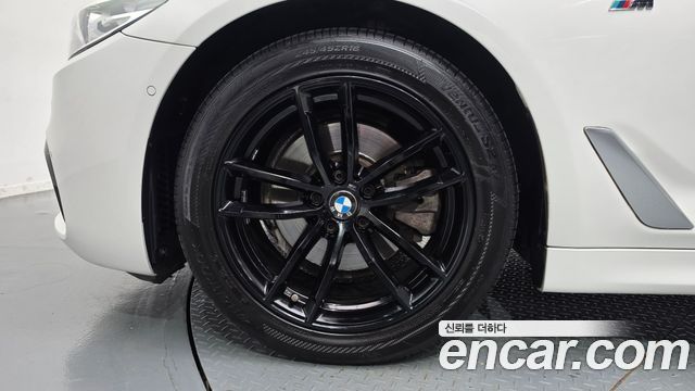 BMW 5-Series 2018 — photo 5