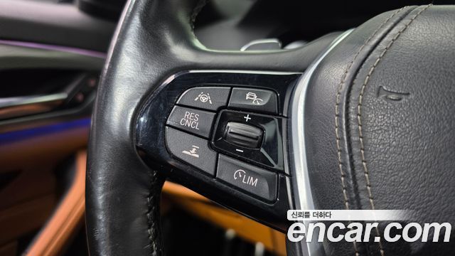 BMW 5-Series 2018 — photo 16