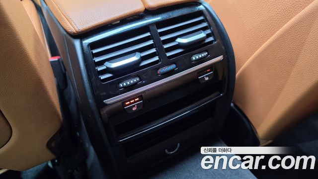 BMW 5-Series 2018 — photo 18