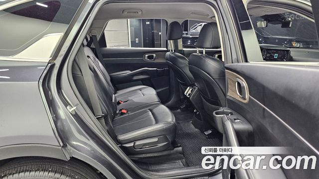 Kia Sorento 2021 — photo 18