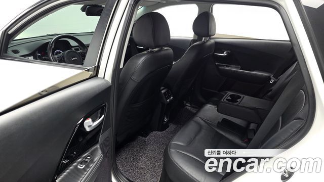 Kia Niro 2018 — photo 17