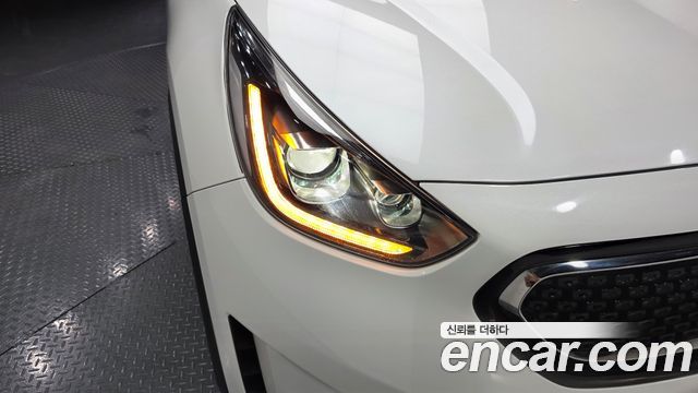 Kia Niro 2018 — photo 8