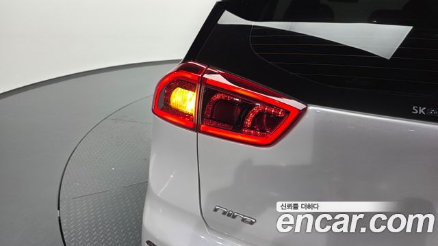 Kia Niro 2018 — photo 9