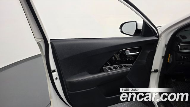 Kia Niro 2018 — photo 14