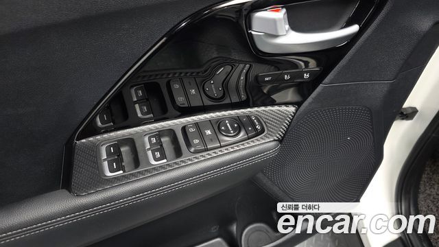 Kia Niro 2018 — photo 35