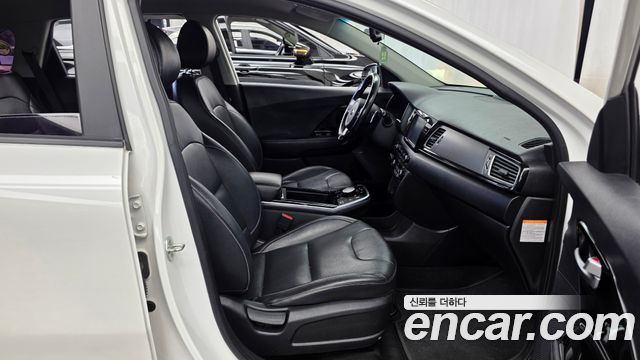 Kia Niro 2020 — photo 17