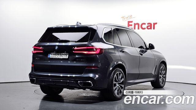 BMW X5 2021 — photo 2