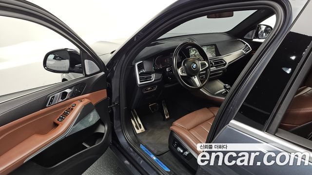 BMW X5 2021 — photo 11