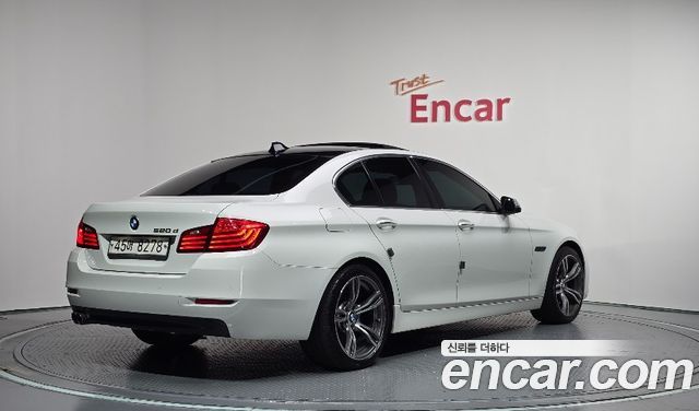 BMW 5-Series 2014 — photo 2