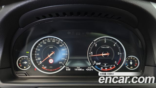 BMW 5-Series 2014 — photo 8