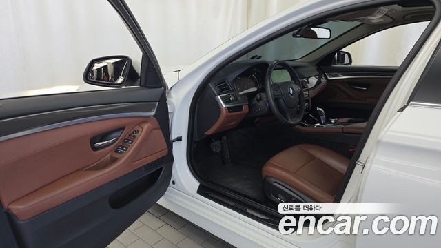BMW 5-Series 2014 — photo 10