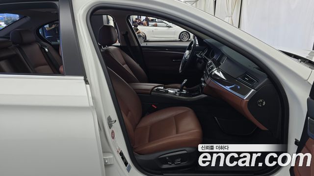 BMW 5-Series 2014 — photo 11