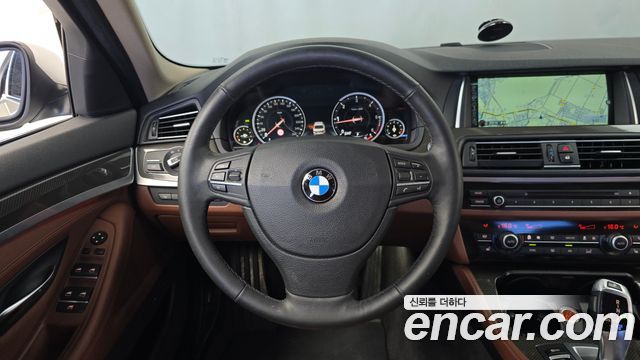 BMW 5-Series 2014 — photo 13