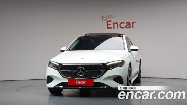 Mercedes-Benz E-Class 2025 — photo 3