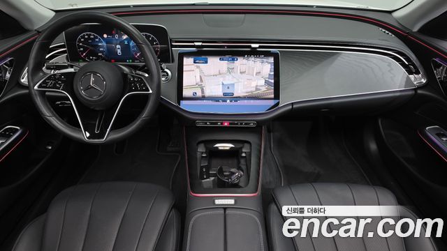 Mercedes-Benz E-Class 2025 — photo 10