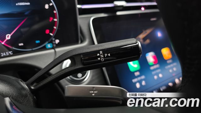 Mercedes-Benz E-Class 2025 — photo 12
