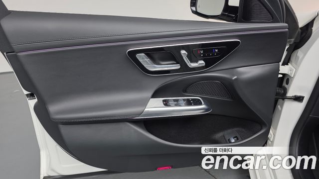 Mercedes-Benz E-Class 2025 — photo 14
