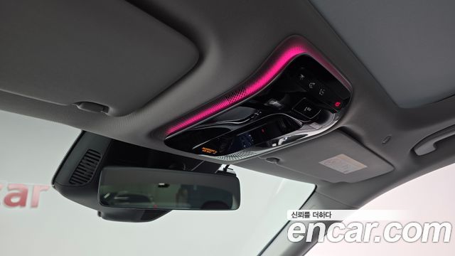 Mercedes-Benz E-Class 2025 — photo 28