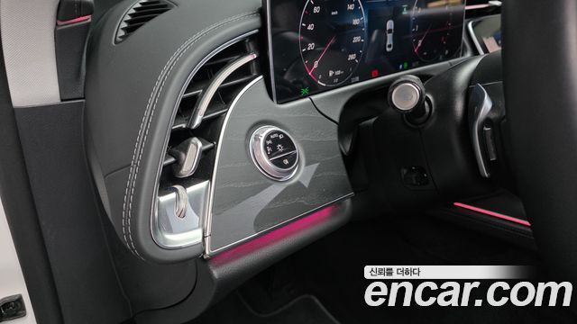 Mercedes-Benz E-Class 2025 — photo 29