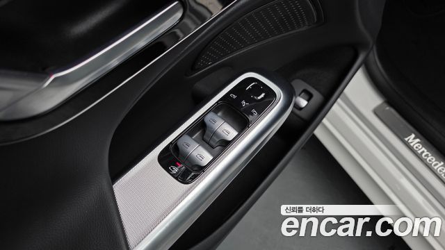 Mercedes-Benz E-Class 2025 — photo 30