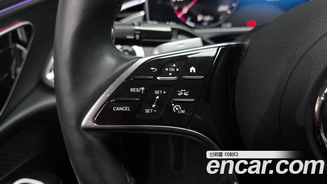 Mercedes-Benz E-Class 2025 — photo 31