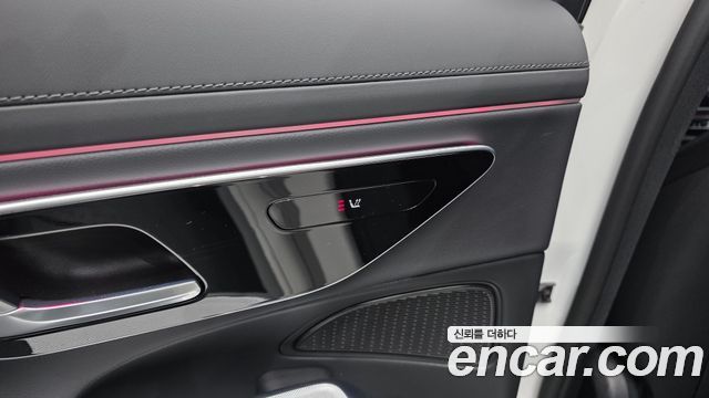 Mercedes-Benz E-Class 2025 — photo 32